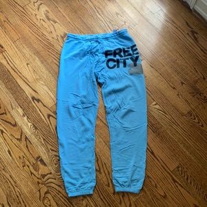 Blue free city sweatpants